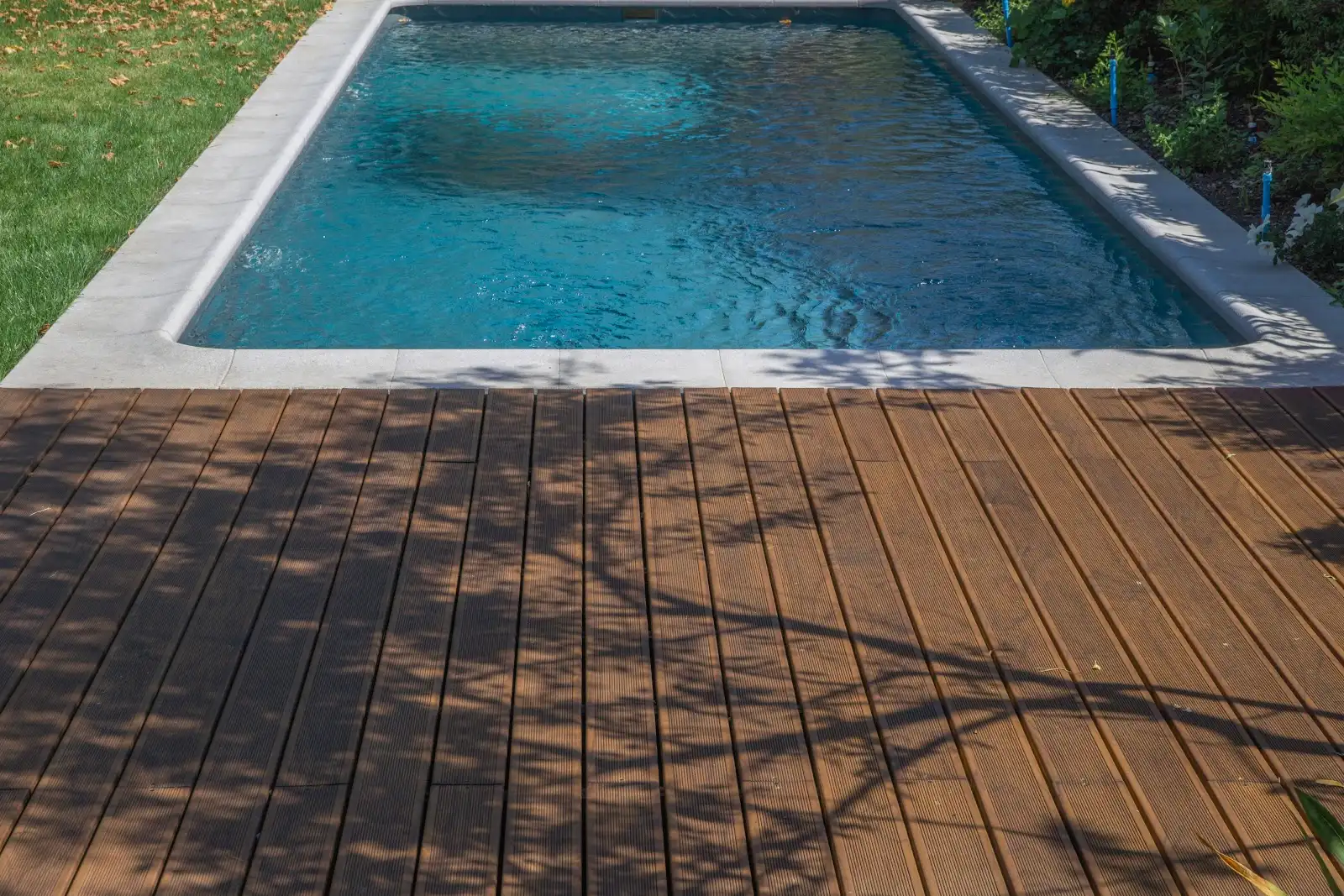 Casa EP, Santiago con deck TW-04B en pino termotratado
