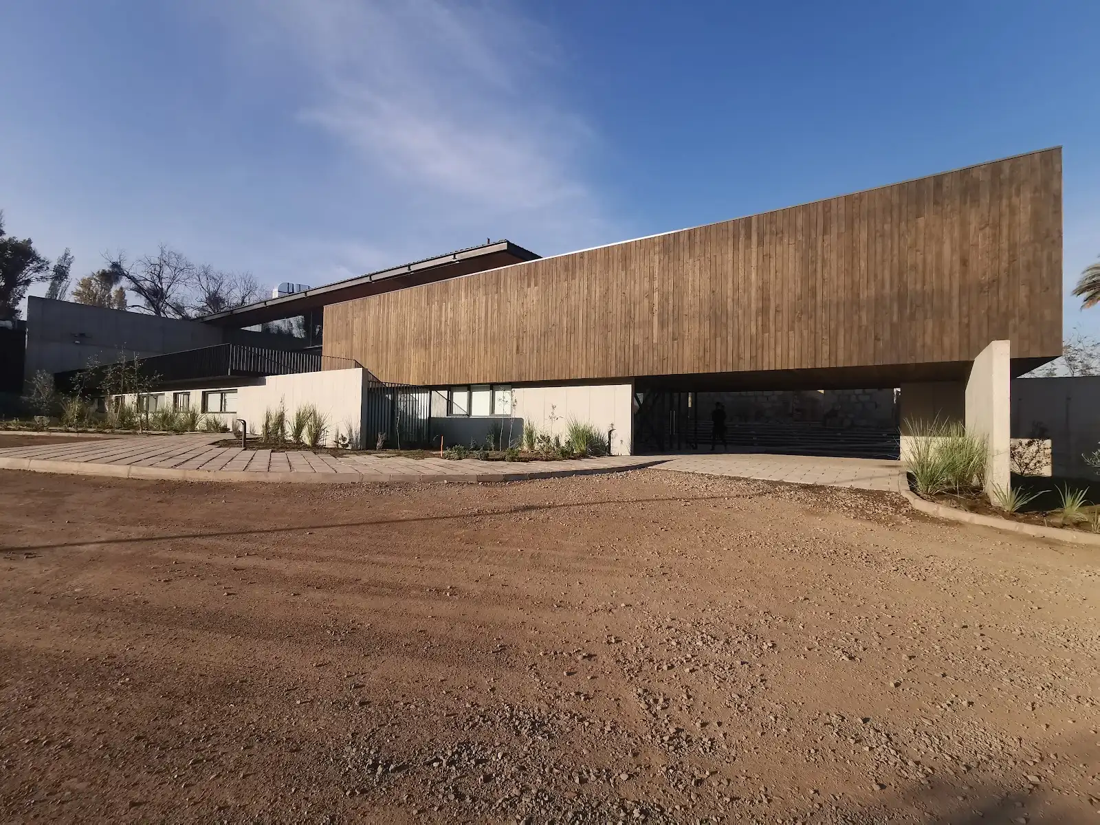 Centro de Eventos Entremuros en Lo Barnechea con revestimiento TW-02A en pino termotratado
