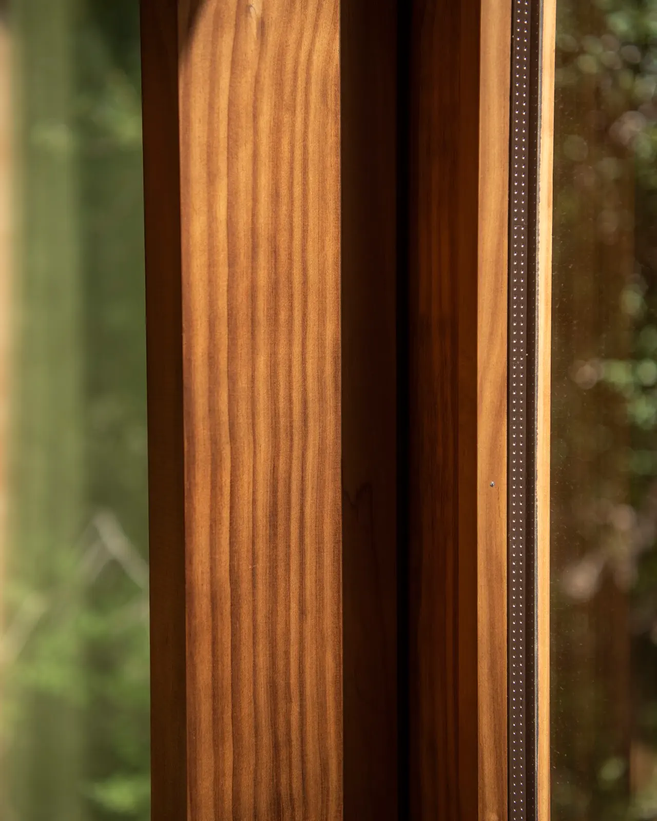 Pilar de madera termotratada de la Wikkelhouse en Cañón del Blanco