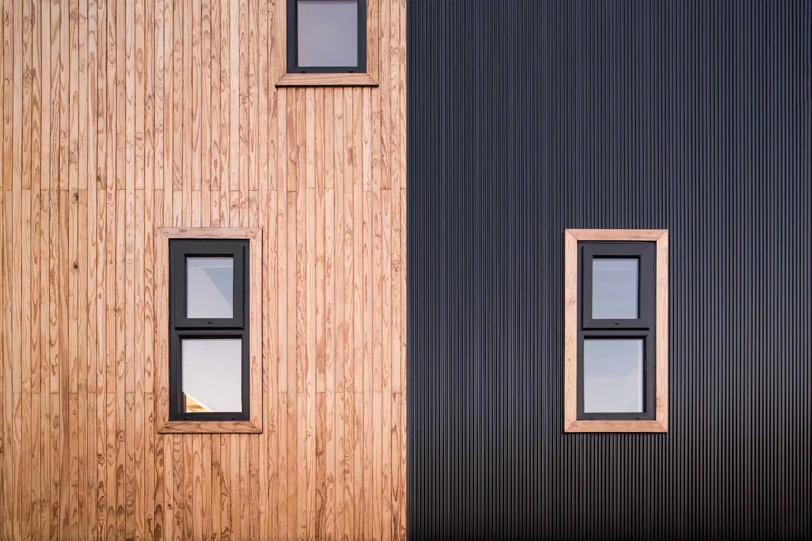 Muros de madera termotratada TW-02B del ANOKA Apart Hotel Boutique en Frutillar