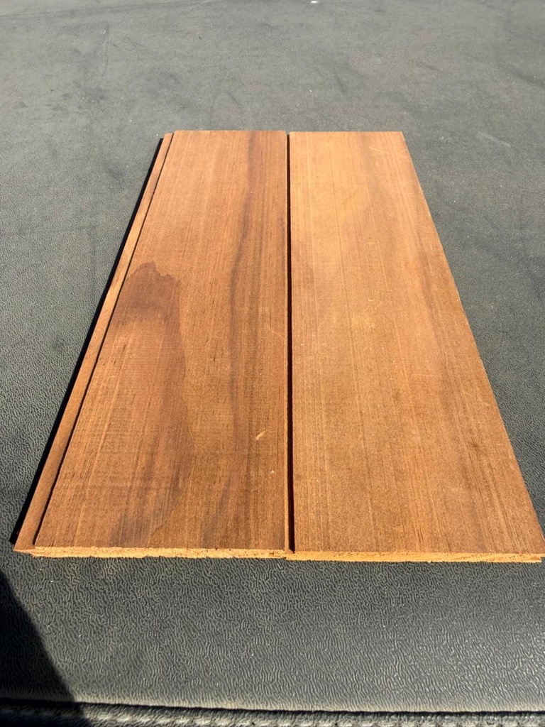TW-05D — Revestimiento Interior en Pino y Eucalipto (0,5"x4")